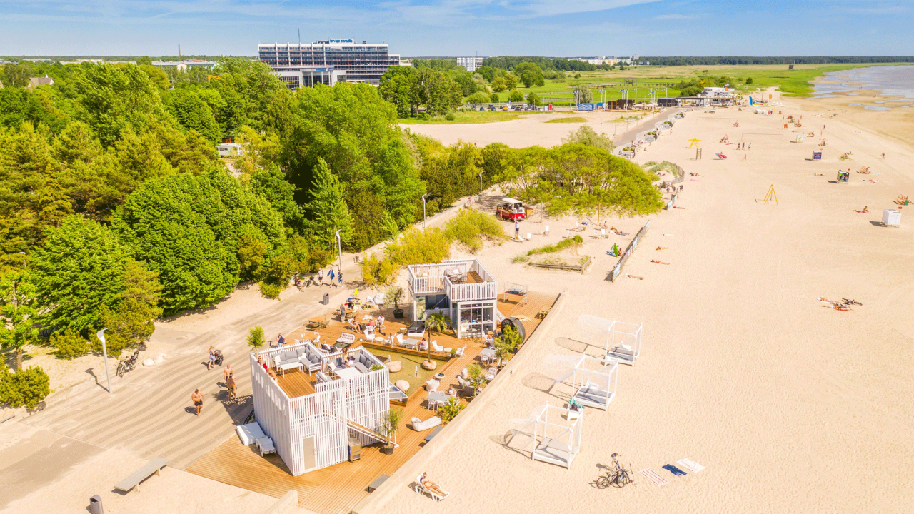 Pärnu suvi 2021: kuum ilm, õitsev siseturism ja muutused linnapildis